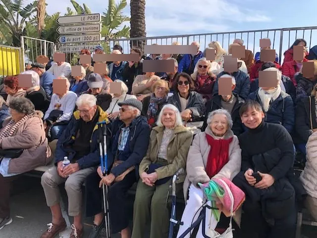 Une journée pleine de fleurs et de sourires au Corso Fleuri du Lavandou ! 
