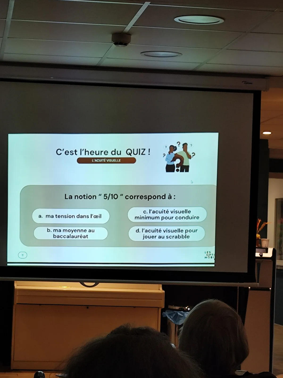Conférence avec l'opticienne mobile 