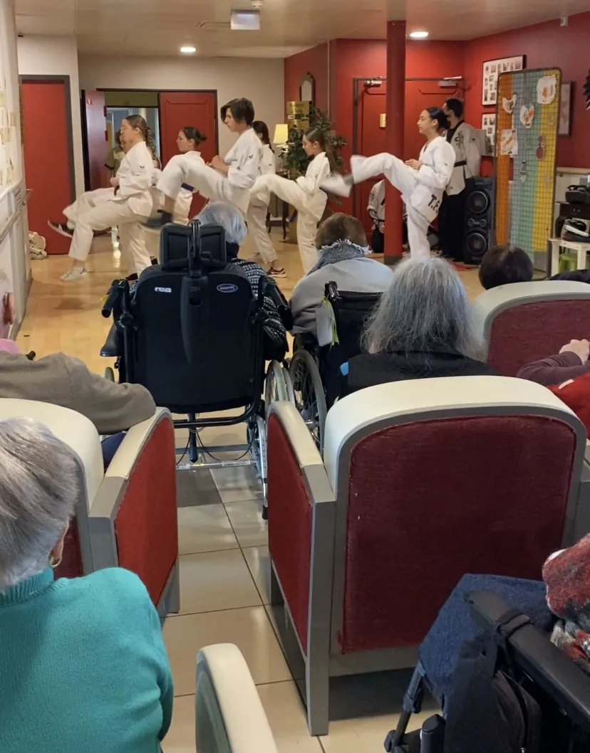 Visite du club de Taekwondo à l'EHPAD 