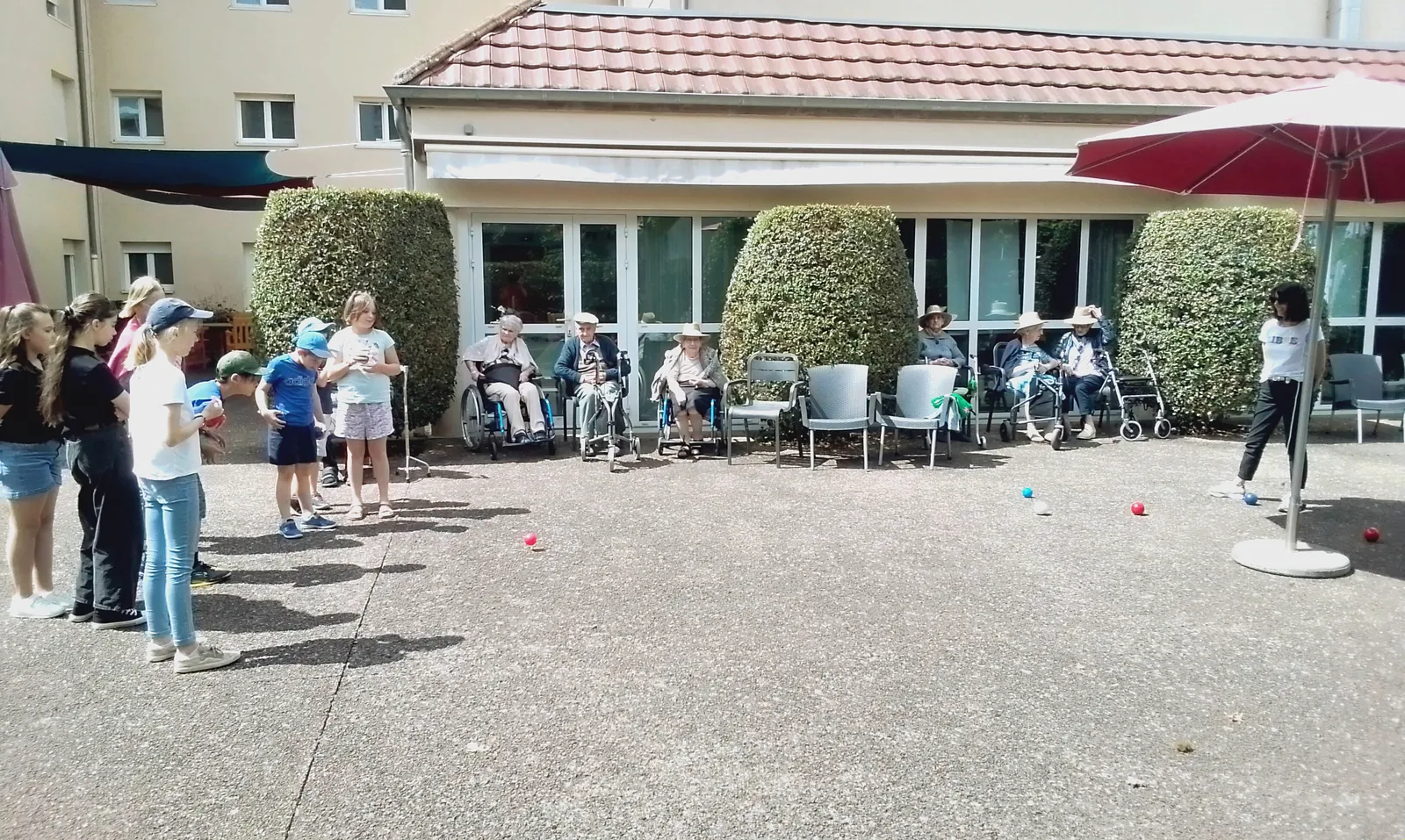 Une partie de pétanque, ça fait plaisir! 