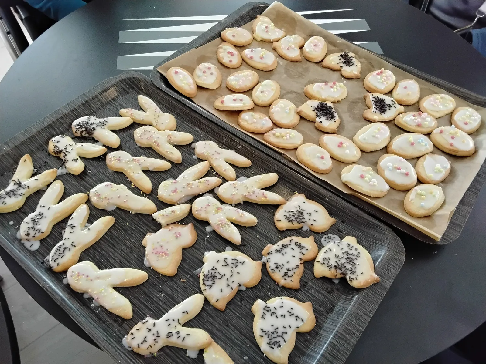 Une matinée autour de la confection des biscuits de Pâques!