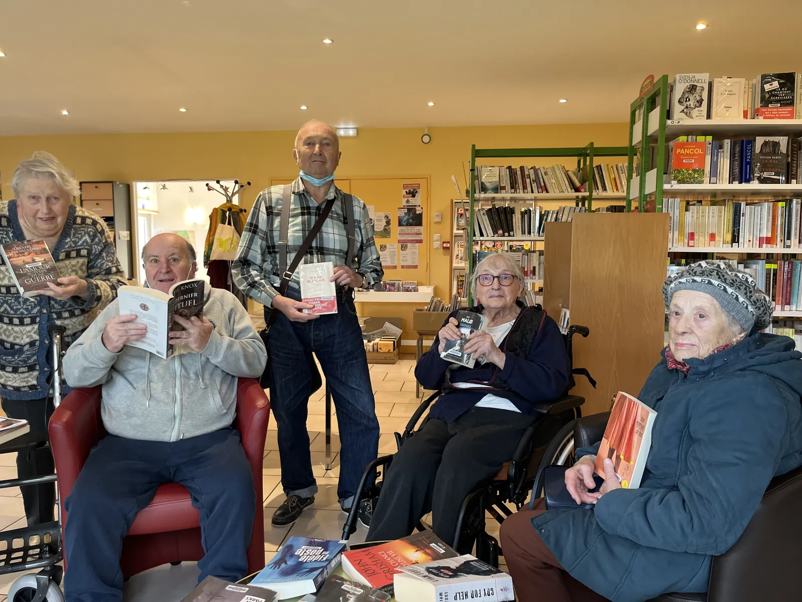 Visite de la bibliothèque de précy 