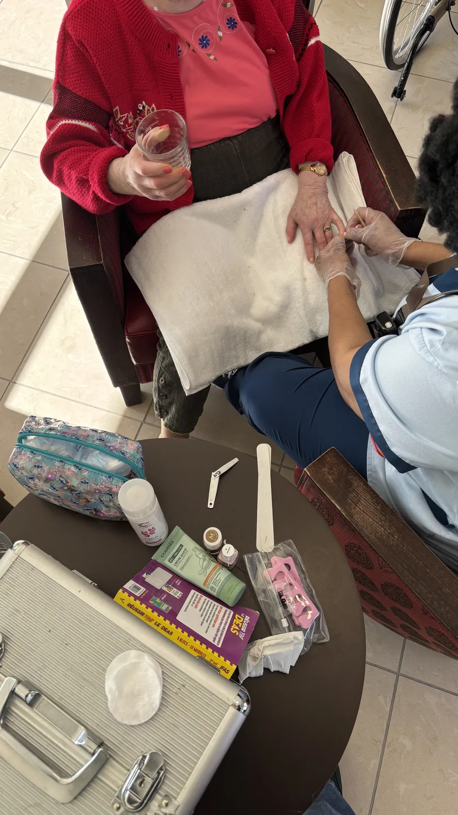 Atelier manucure : Un Moment de Douceur et de Bien-Être