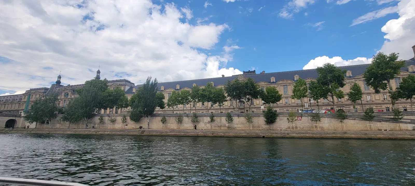  Sortie en bateau mouche – Paris s’est dévoilé sous son plus beau jour ! 