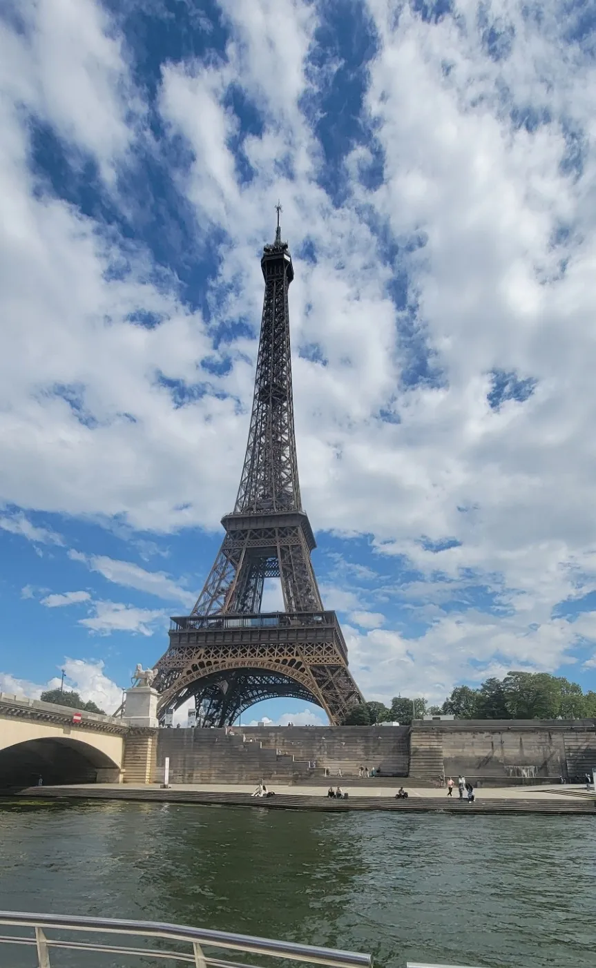  Sortie en bateau mouche – Paris s’est dévoilé sous son plus beau jour ! 
