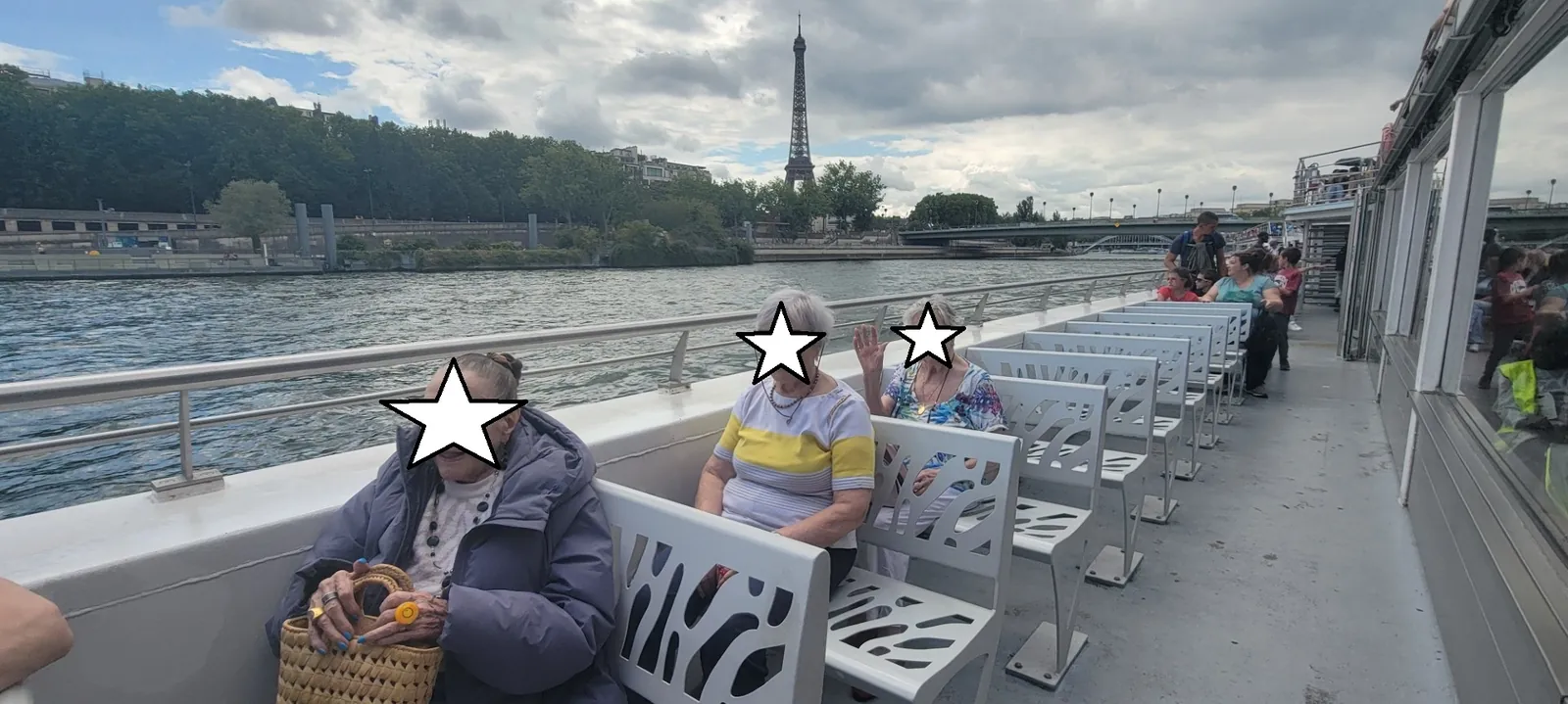  Sortie en bateau mouche – Paris s’est dévoilé sous son plus beau jour ! 