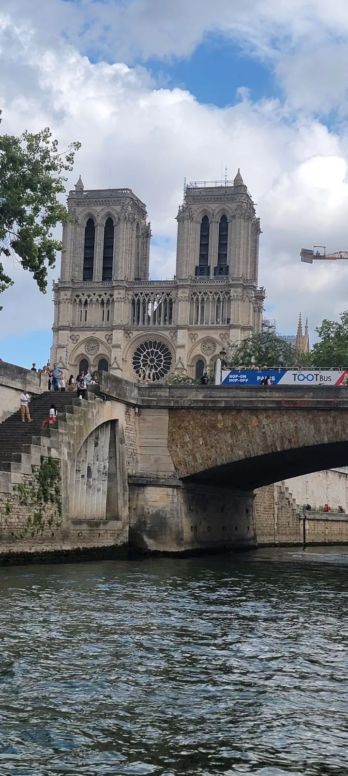 Sortie en bateau mouche – Paris s’est dévoilé sous son plus beau jour ! 