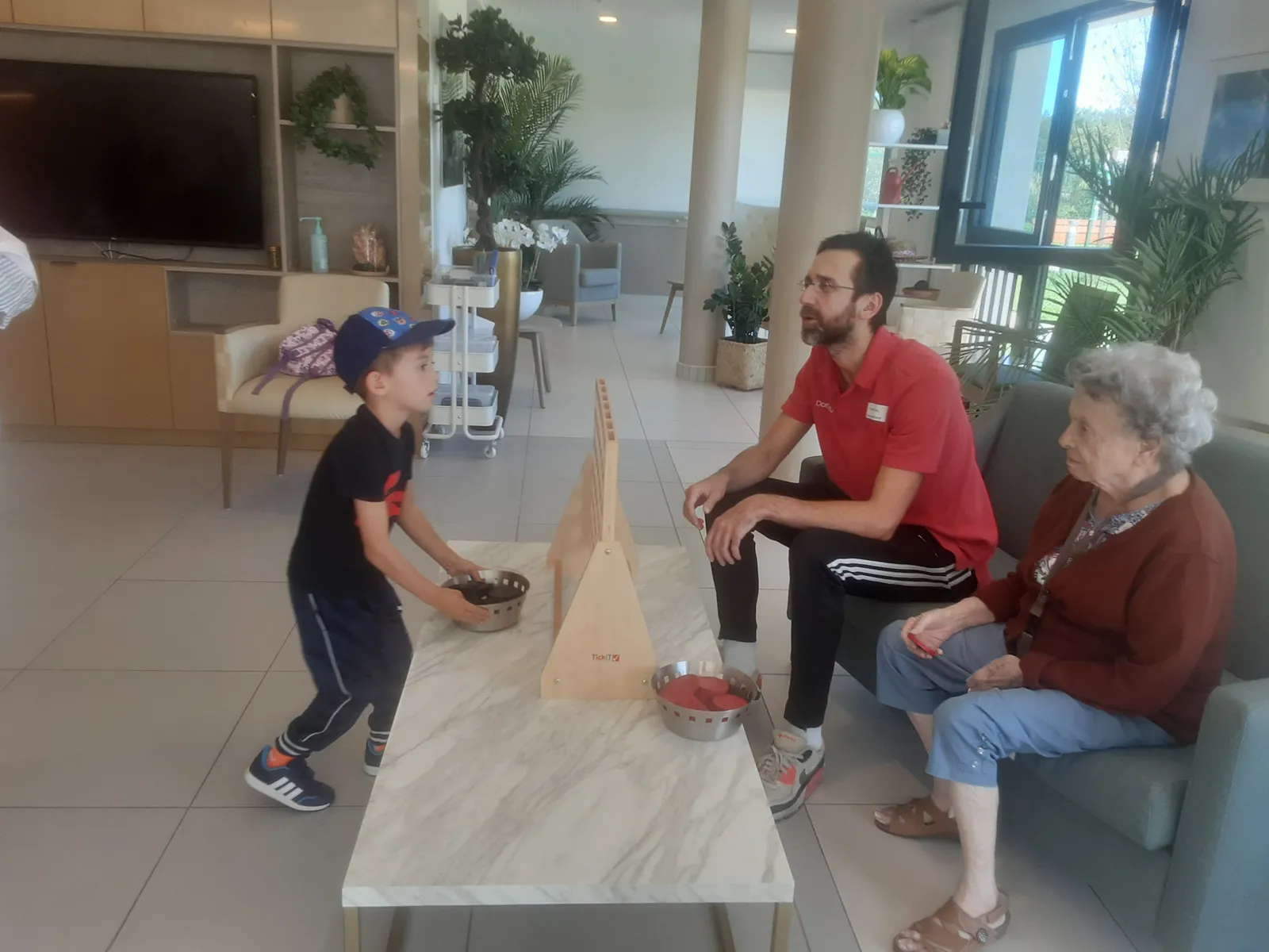 Rencontre inter-générationnelle autour de jeux 