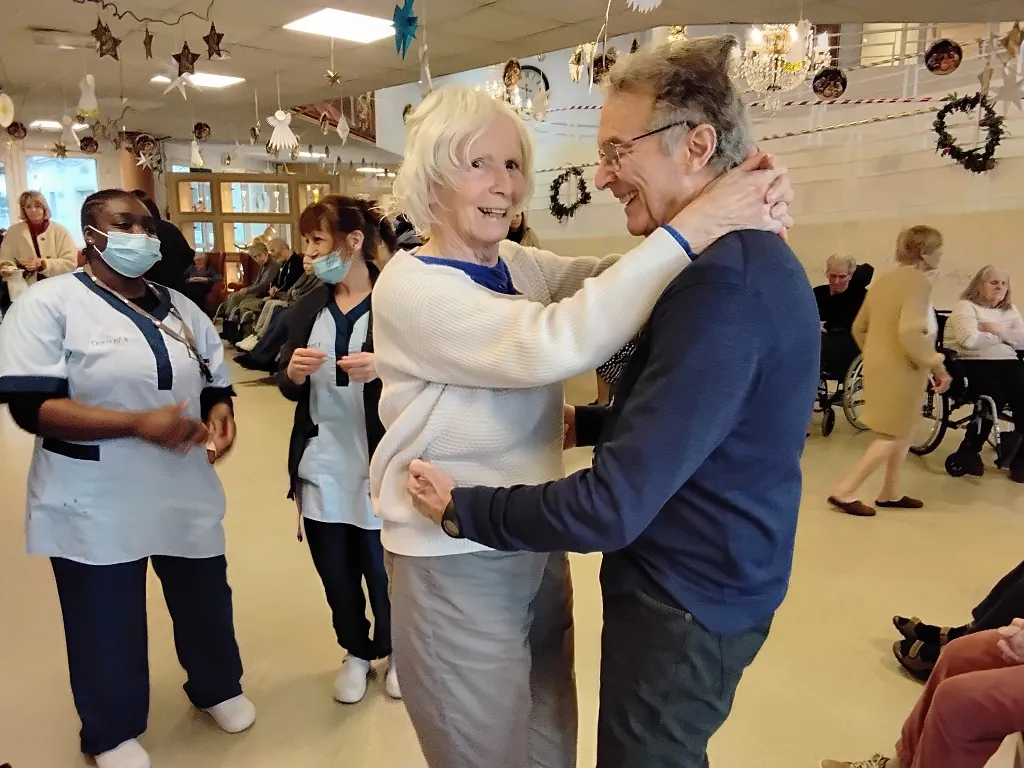Les thés dansants du samedi : un rendez-vous à ne pas manquer
