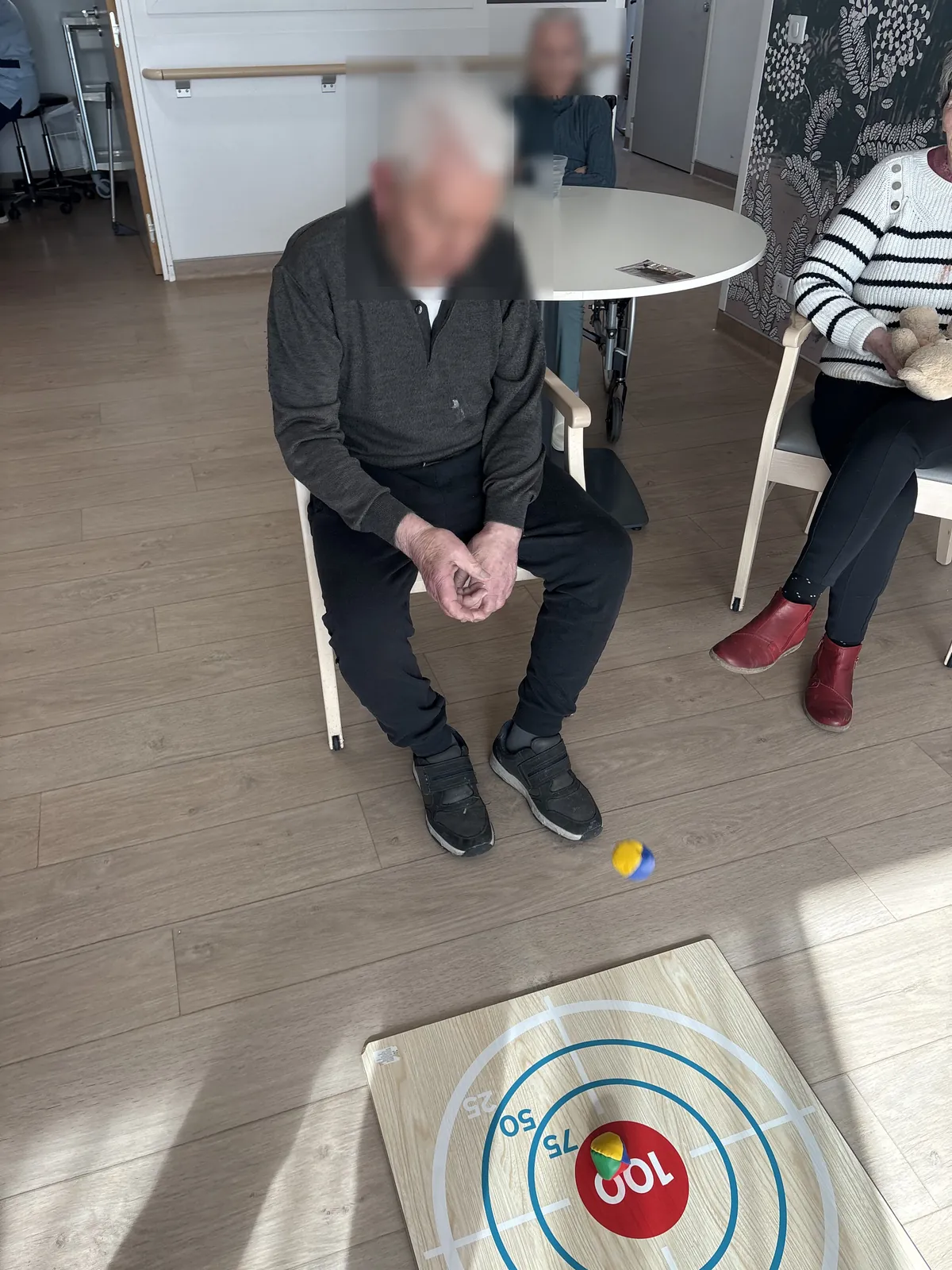 Jeux de lancers à l'unité protégée 