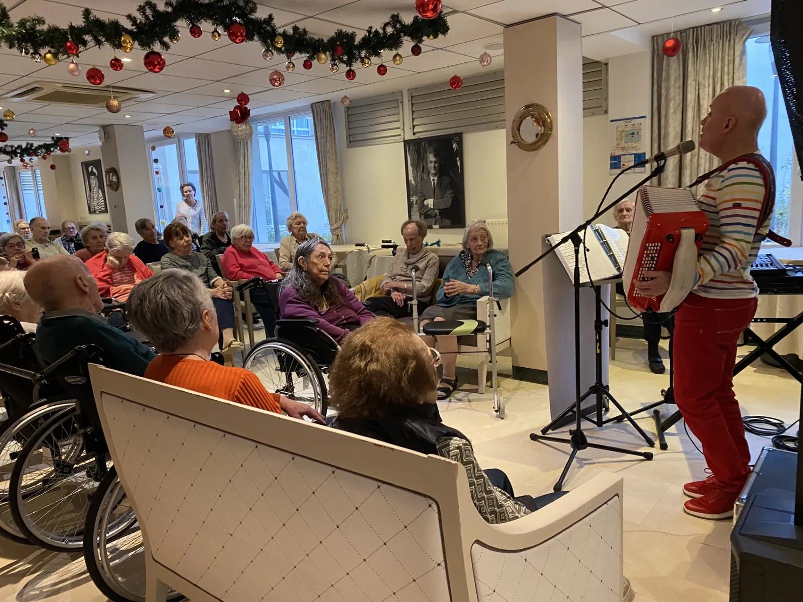 L’OPËRATION LES HOTTES DE NOËL S’INVITE AUX MARINES