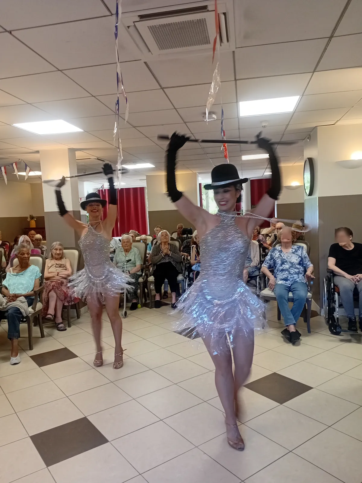 ???? Célébration anticipée de la Fête Nationale à la Résidence Médicis d’Argenteuil ????