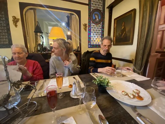 SORTIE AU RESTAURANT LA CROIX D'OR LES JARDINS MEDICIS PROVINS