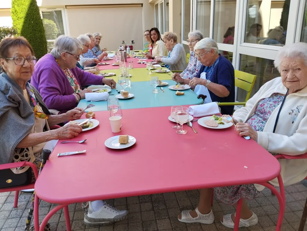Déjeuner en terrasse