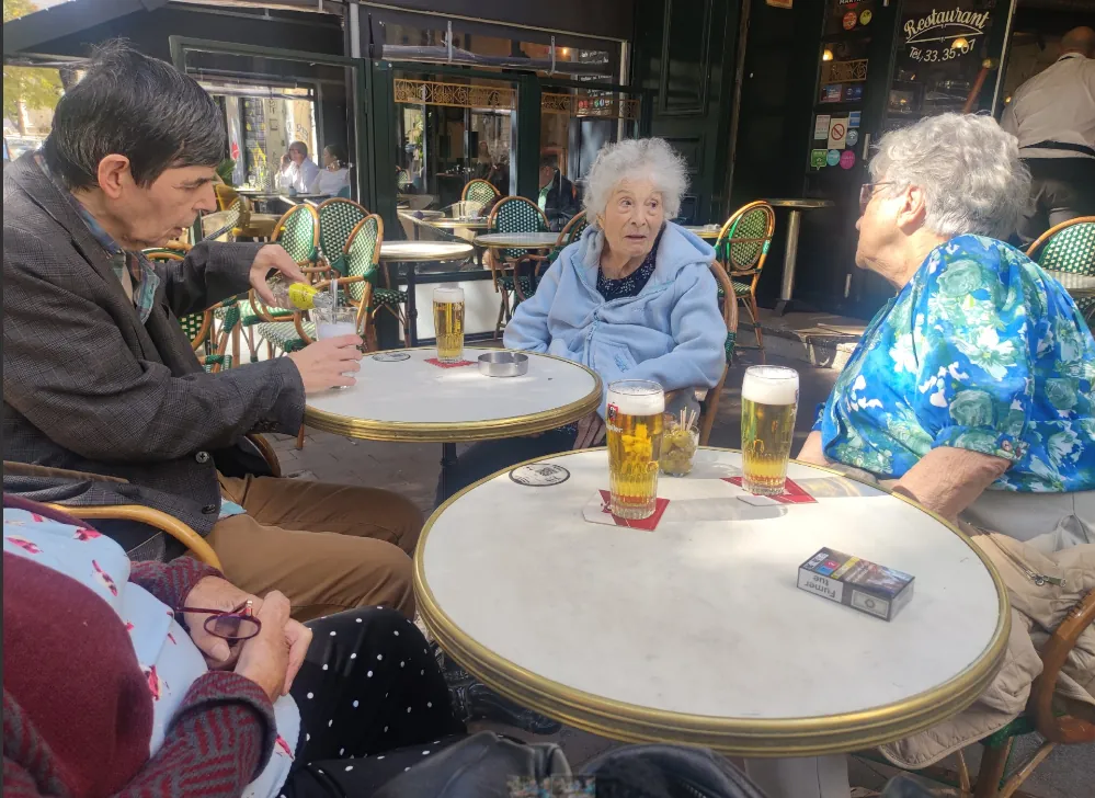 Sortie d'hier au Café de la Banque avec nos résidents