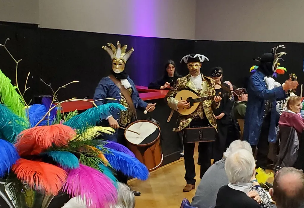 Repas festif des ainés à l'Hexagone