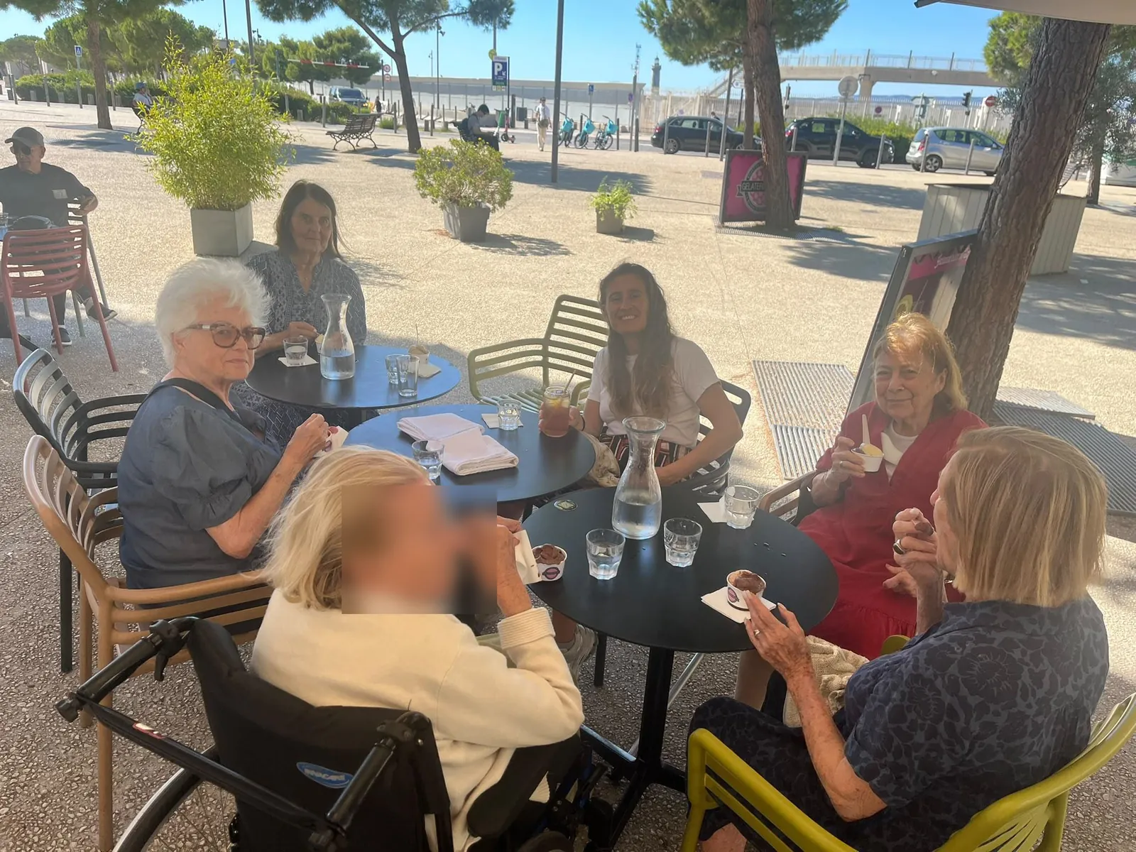  Une pause glacée pour nos résidentes !