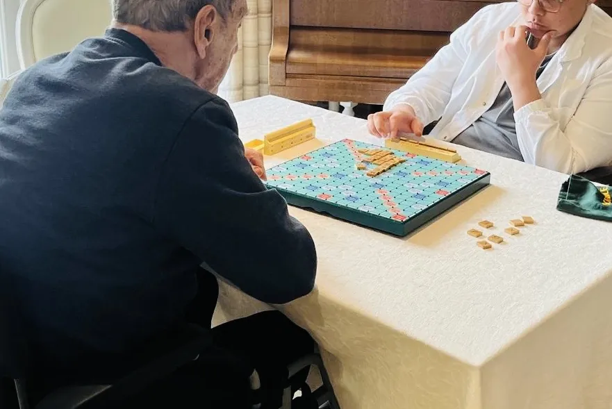 Un après-midi jeux de société plein de convivialité à l’EHPAD de Thiais