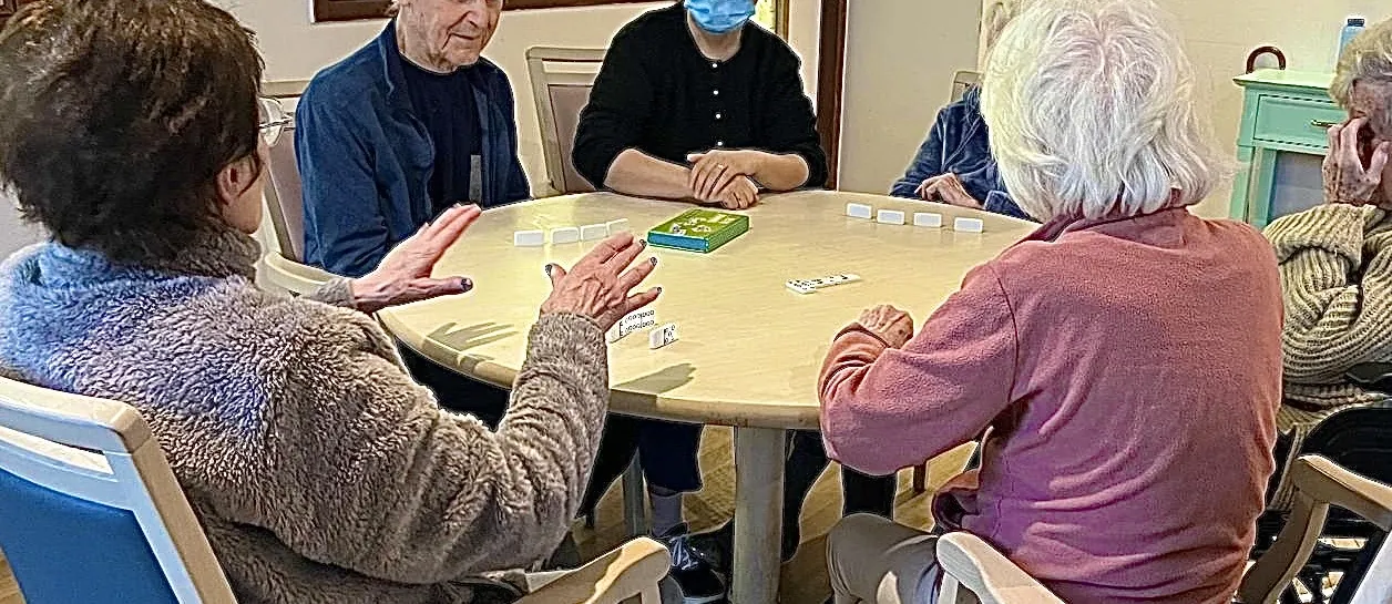 Un après-midi jeux de société plein de convivialité à l’EHPAD de Thiais