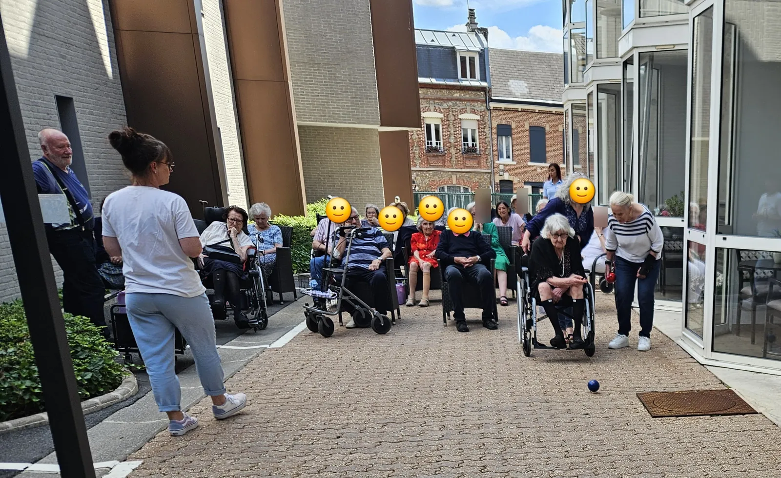 Pétanque à la résidence Tiers Temps 
