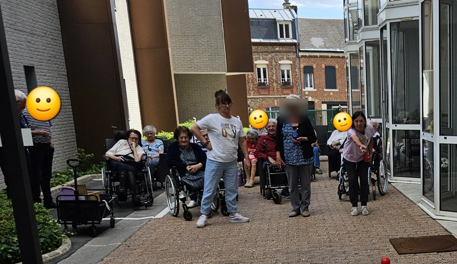 Pétanque à la résidence Tiers Temps 