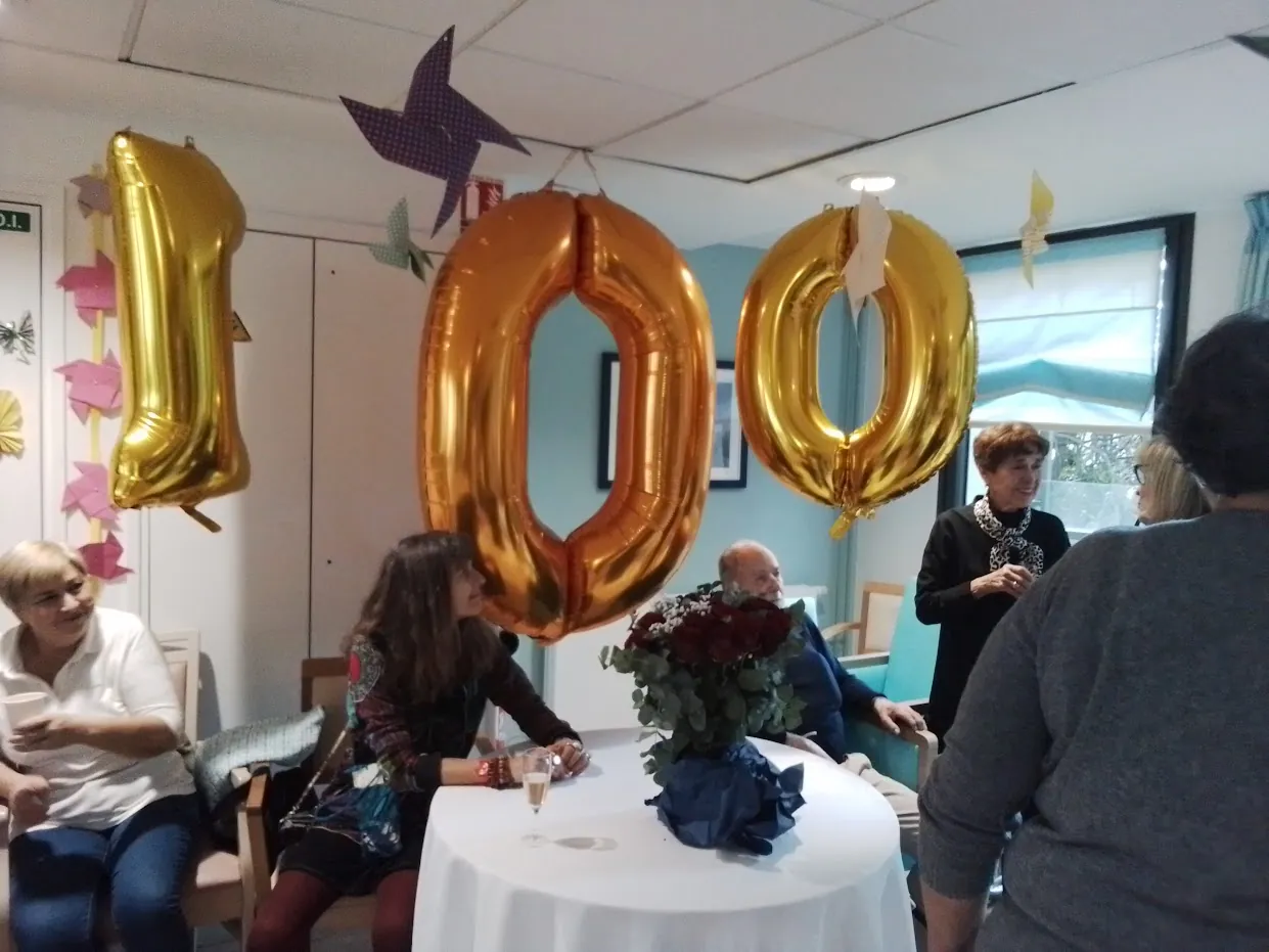 100 ans à l'Empereur et en Famille