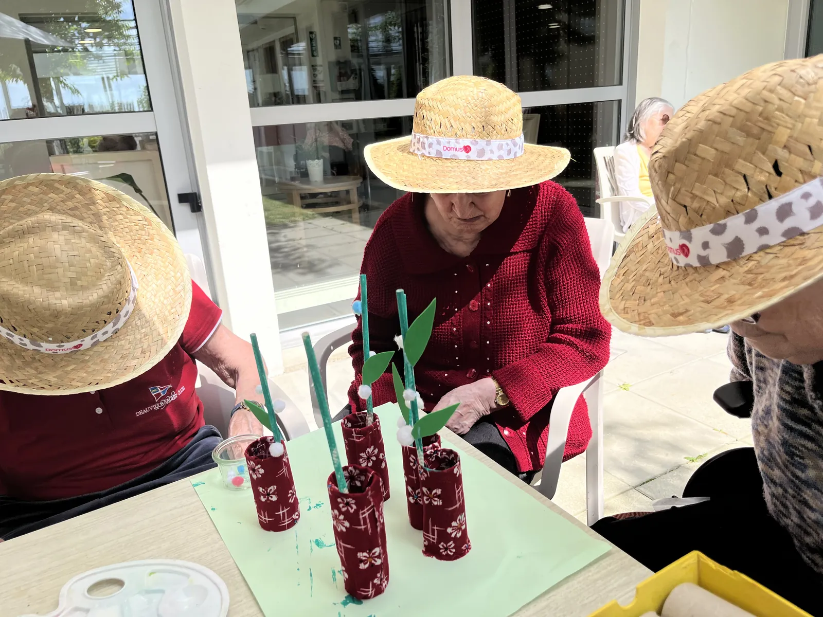 1er Mai : Le Muguet Porte-Bonheur offert aux Résidents et aux Salariés