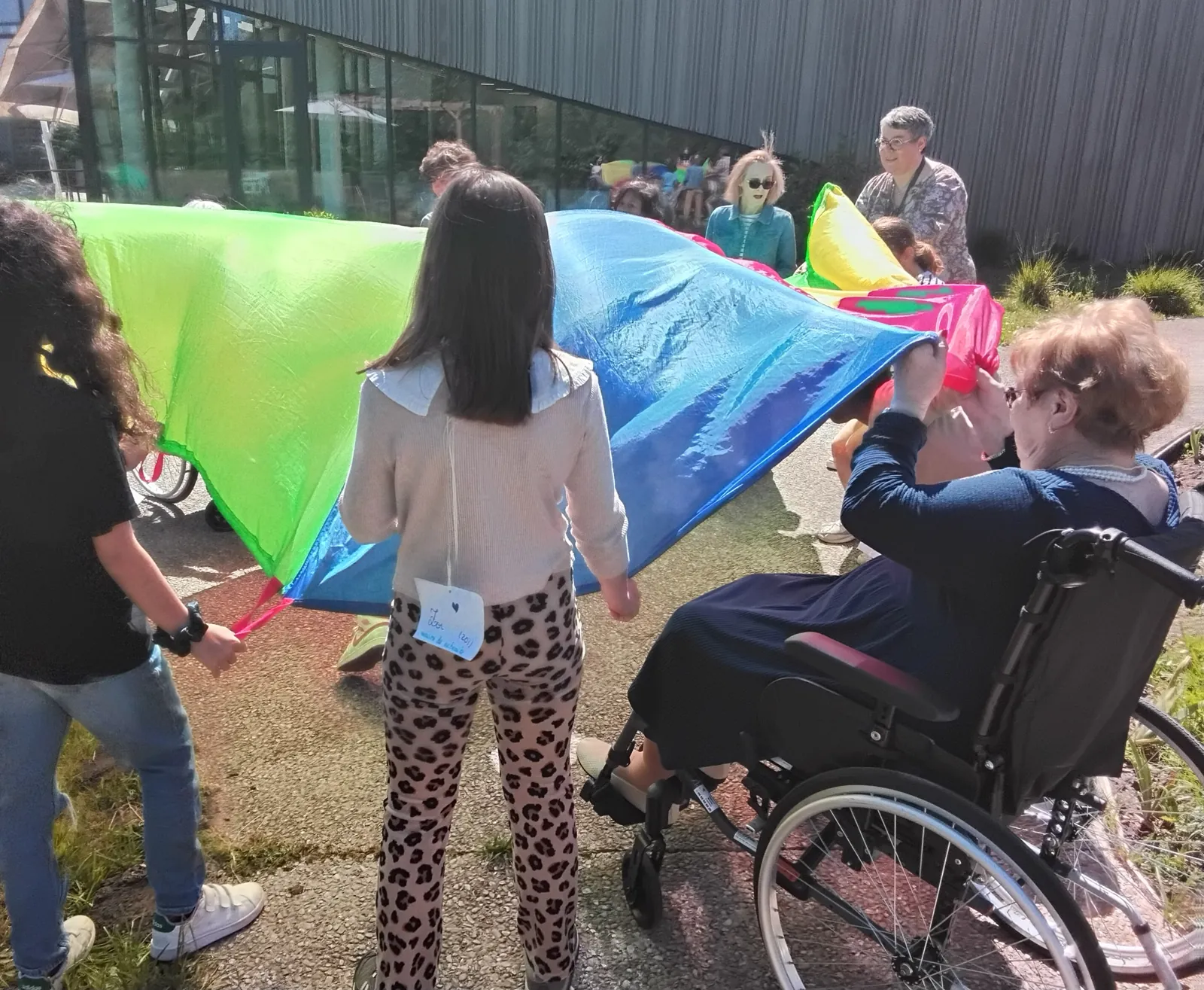 intergénérationnel à l'EHPAD de Chamant très apprécié vendredi 16 mai