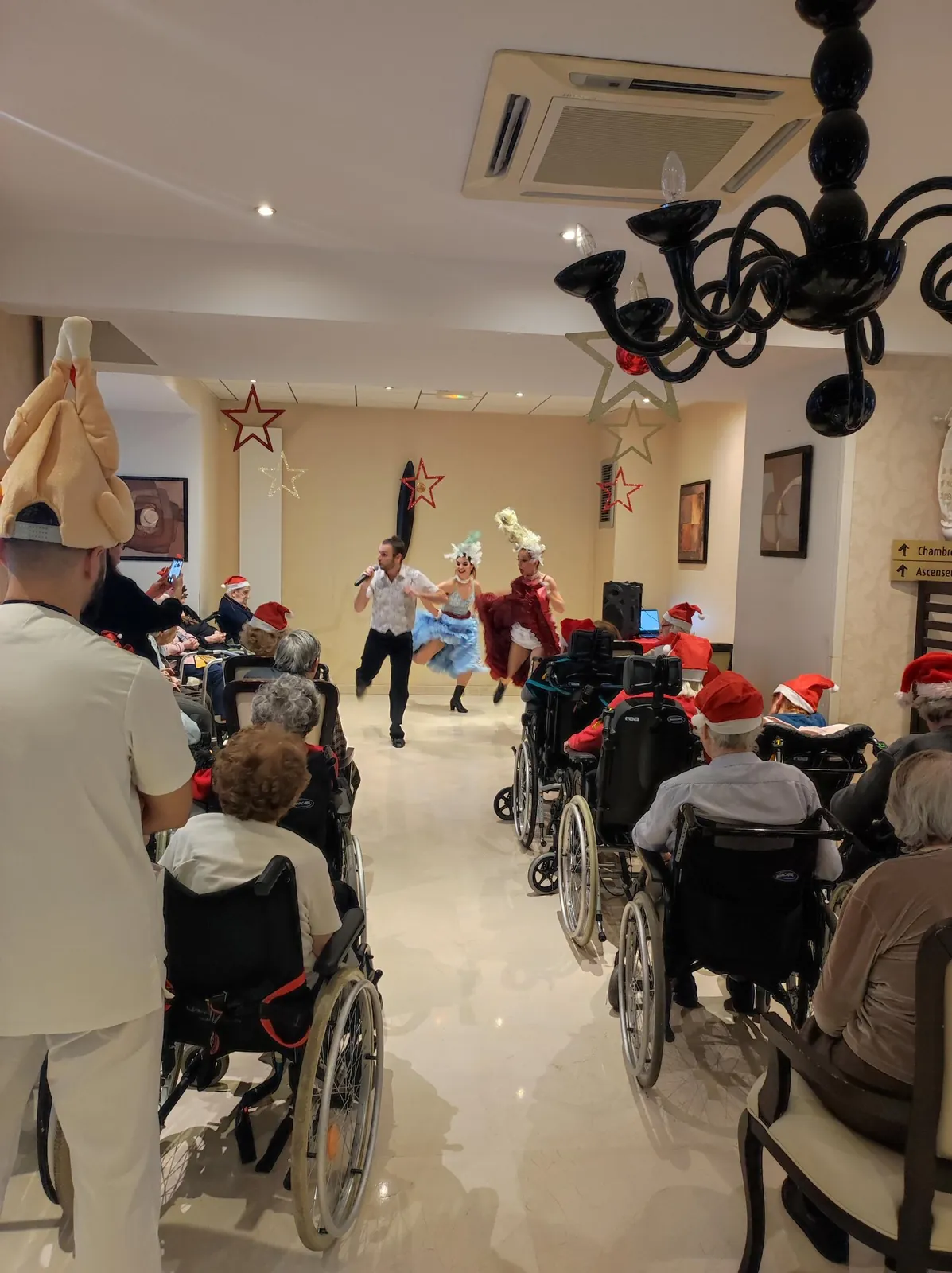 Du French Cancan, des plumes et des paillettes plein les yeux 