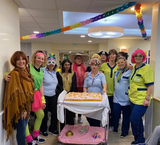 UN THE DANSANT CARNAVALESQUE  ET FESTIF