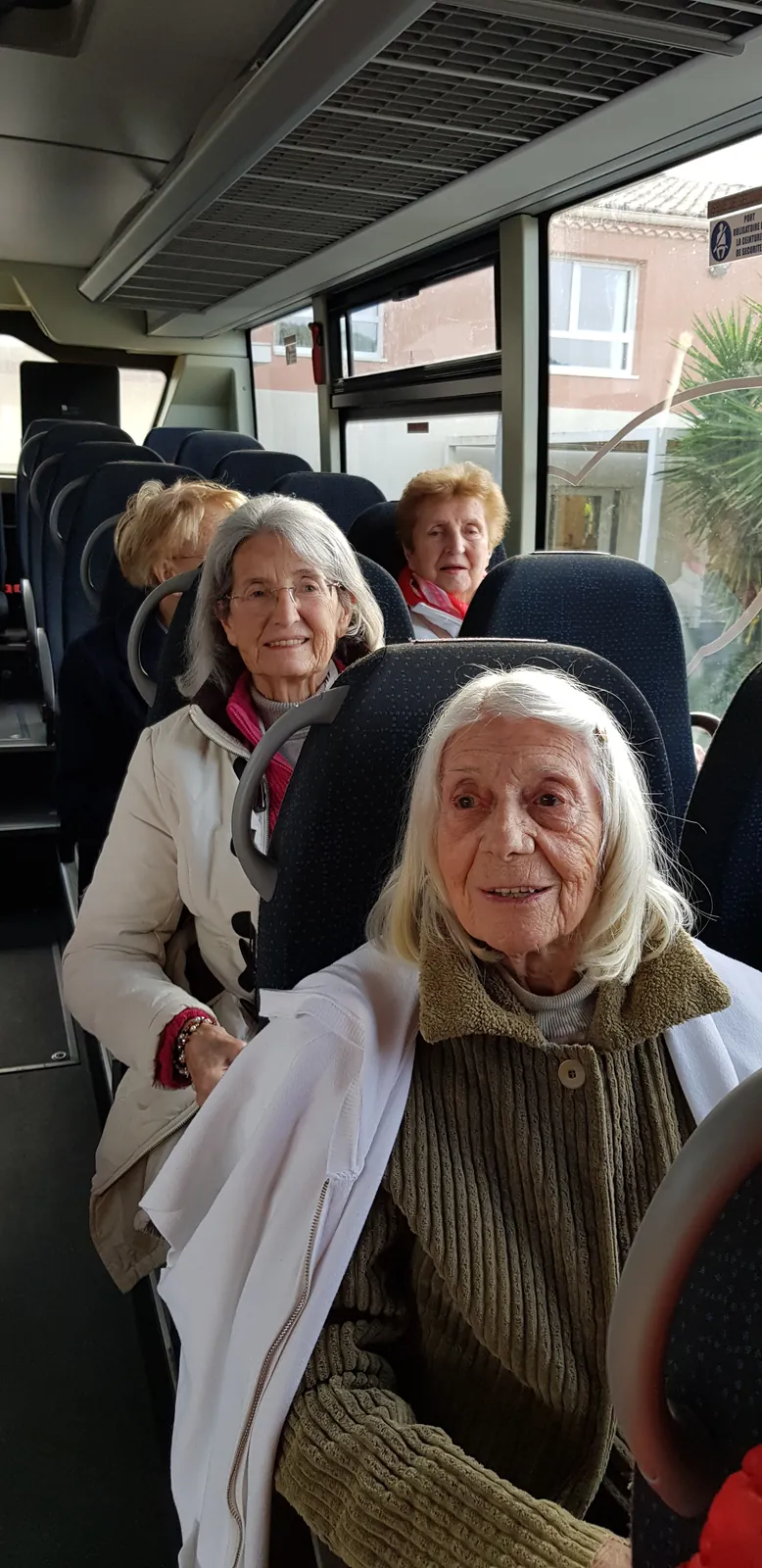 MARDI 10 DECEMBRE VISITE AU MARCHE DE NOEL 