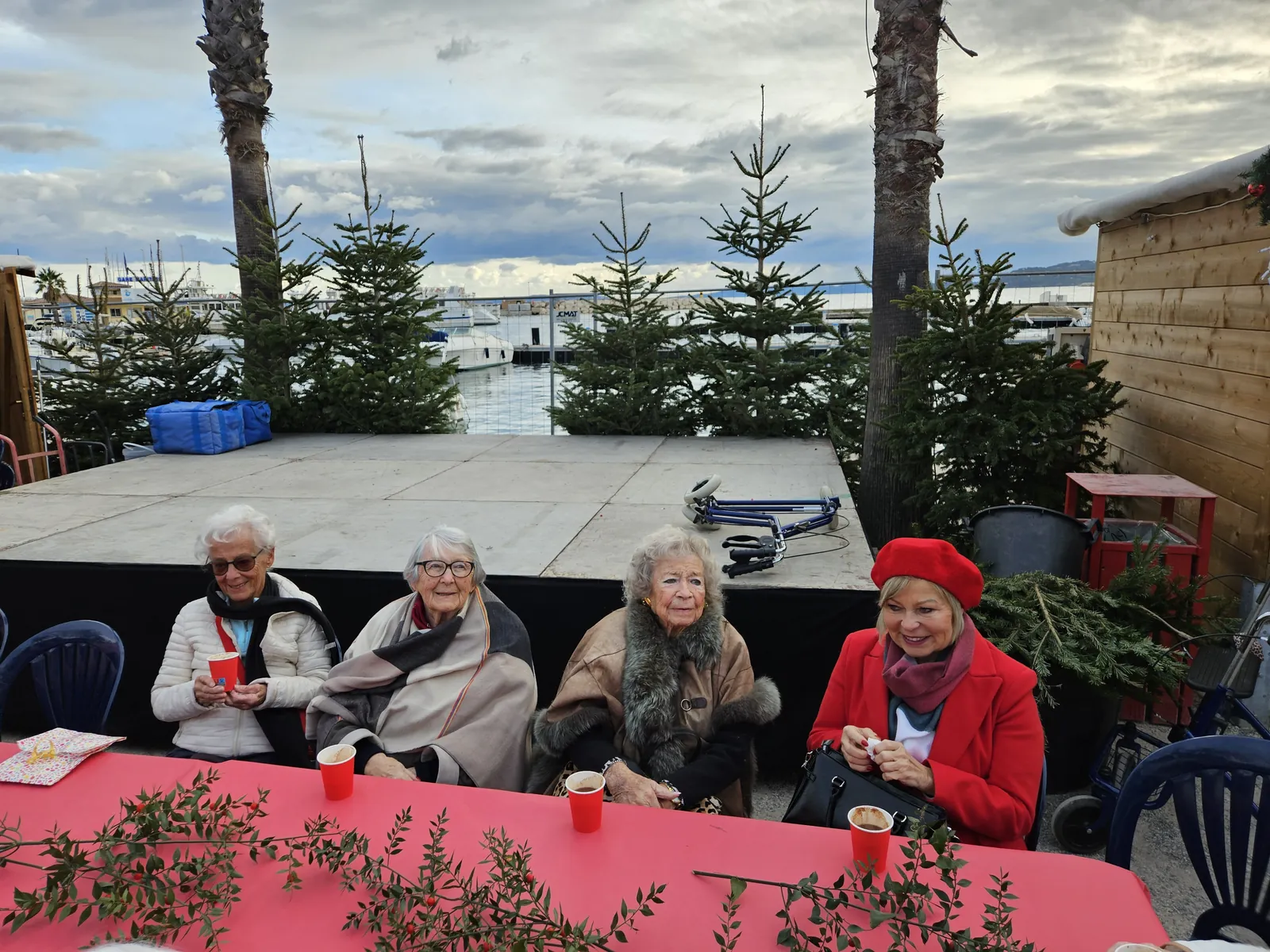 MARDI 10 DECEMBRE VISITE AU MARCHE DE NOEL 