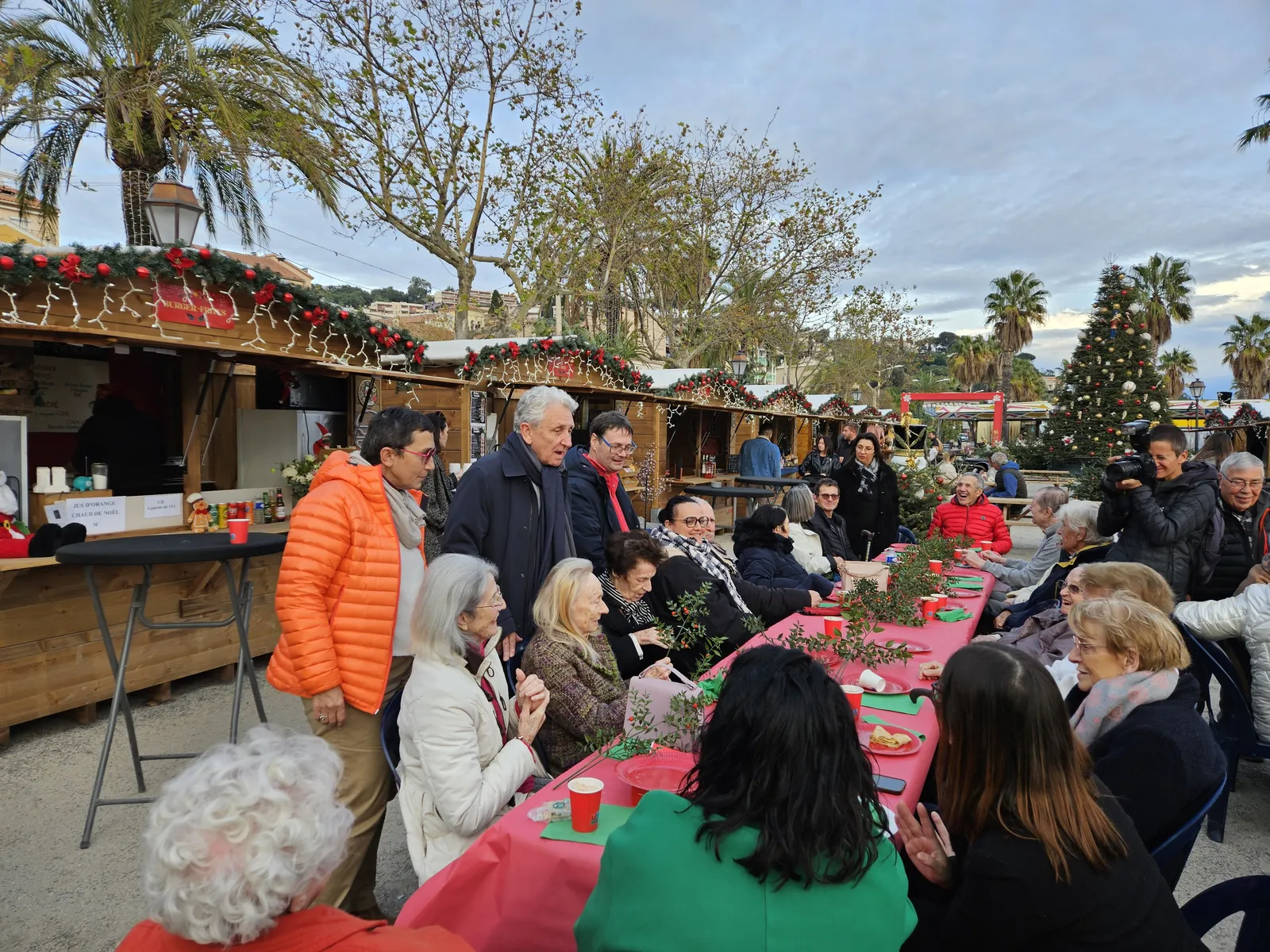 MARDI 10 DECEMBRE VISITE AU MARCHE DE NOEL 