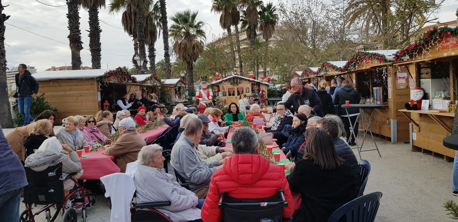 MARDI 10 DECEMBRE VISITE AU MARCHE DE NOEL 