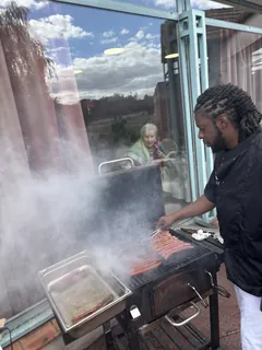 Barbecue et activité manuelle 