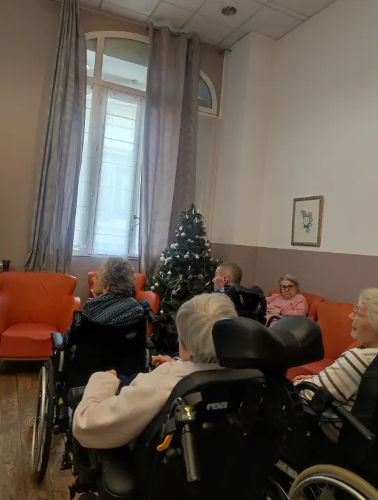 Une parenthèse théâtrale pour nos résidents : "À la recherche de la voix perdue
