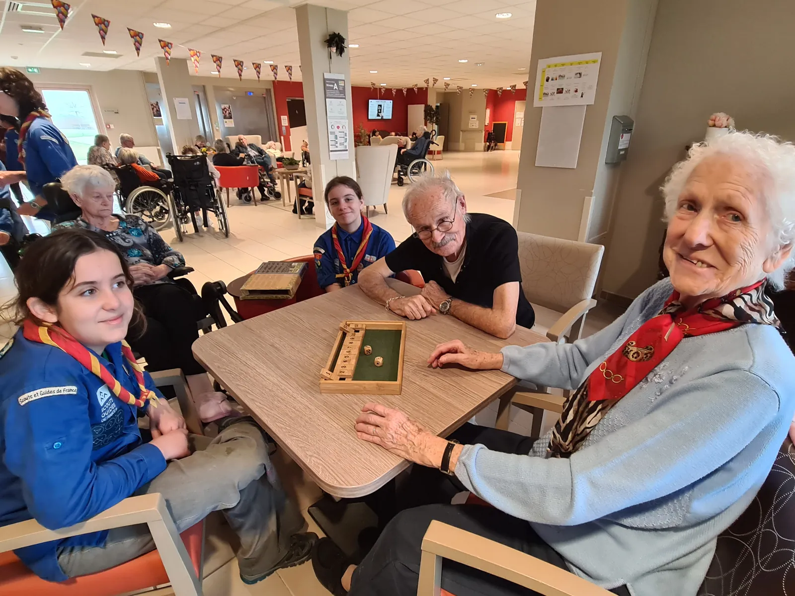 Visite des scouts : un moment de partage chaleureux