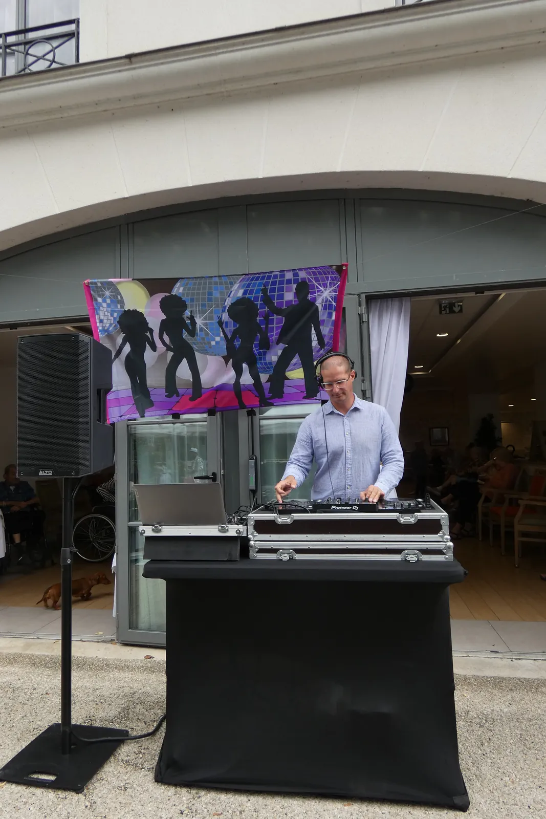 Ambiance DISCO à la résidence 