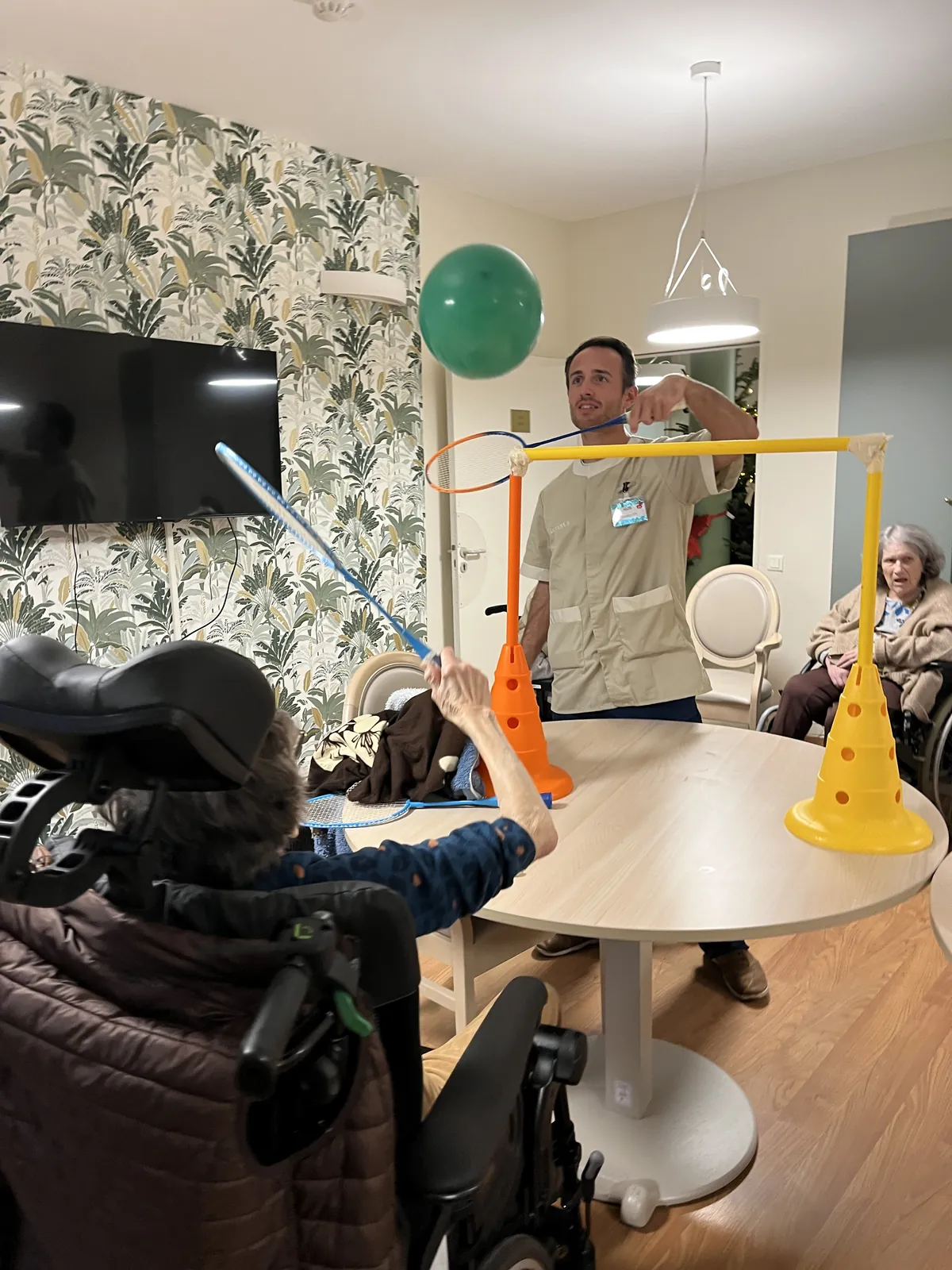 Une après-midi sportive avec Aloïs accompagné de 2 jeunes du CEF !