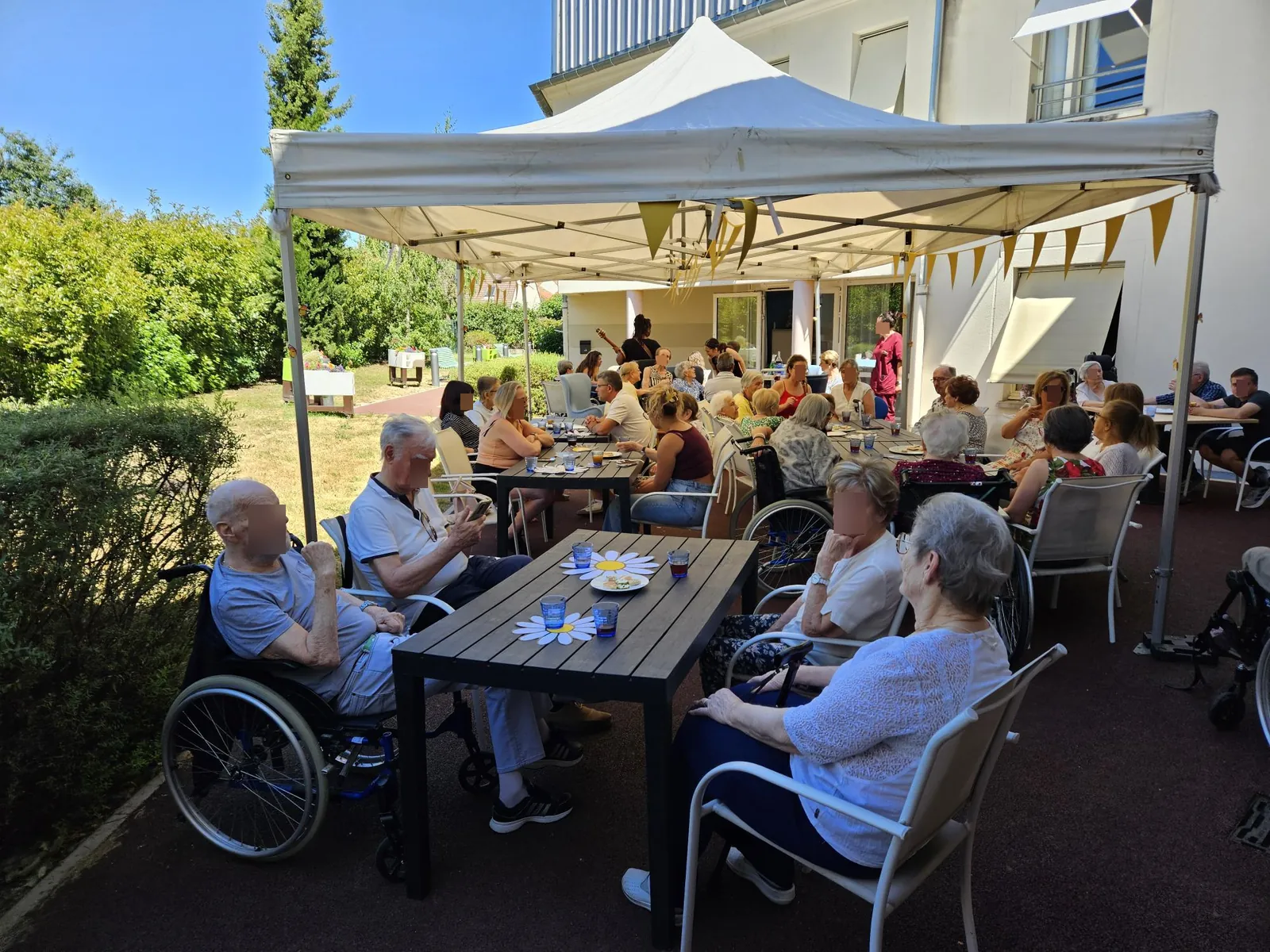 Festival de l'été à la Résidence Les Jardins de Longuiolles - EHPAD Vaujours - 93