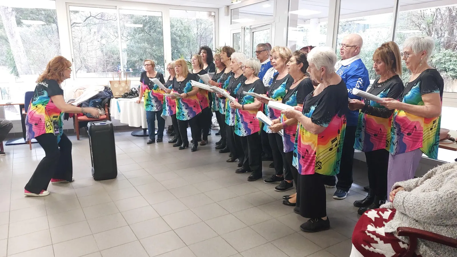 Une journée pleine de notes et de sourires avec la chorale "Aventi Musica" à la résidence Mazargues !