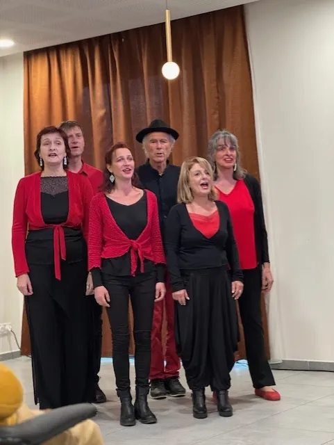  La Chorale "L'Air de Rien", un voyage musical à la Résidence des Terrasses de l'étoile