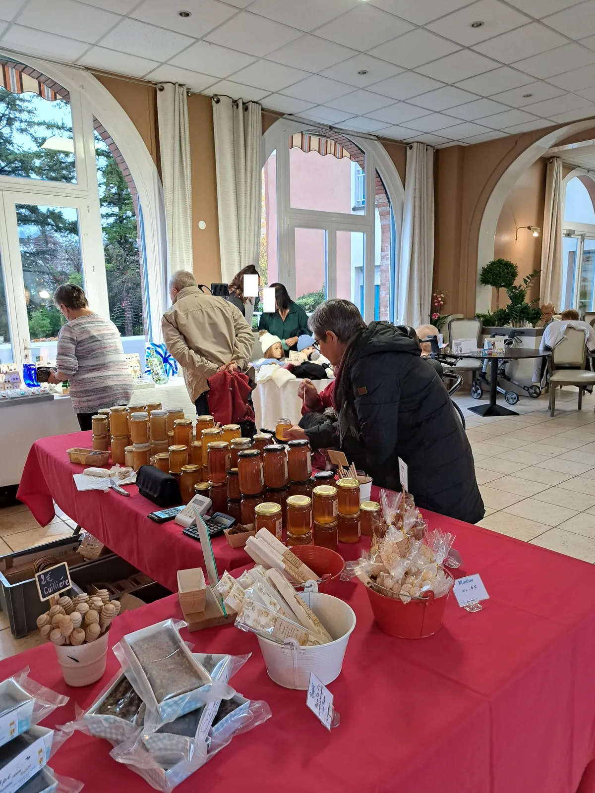 MARCHE DE NOËL, RESIDENCE DE LA TOUR
