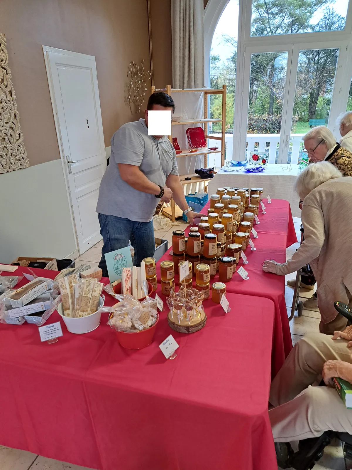 MARCHE DE NOËL, RESIDENCE DE LA TOUR