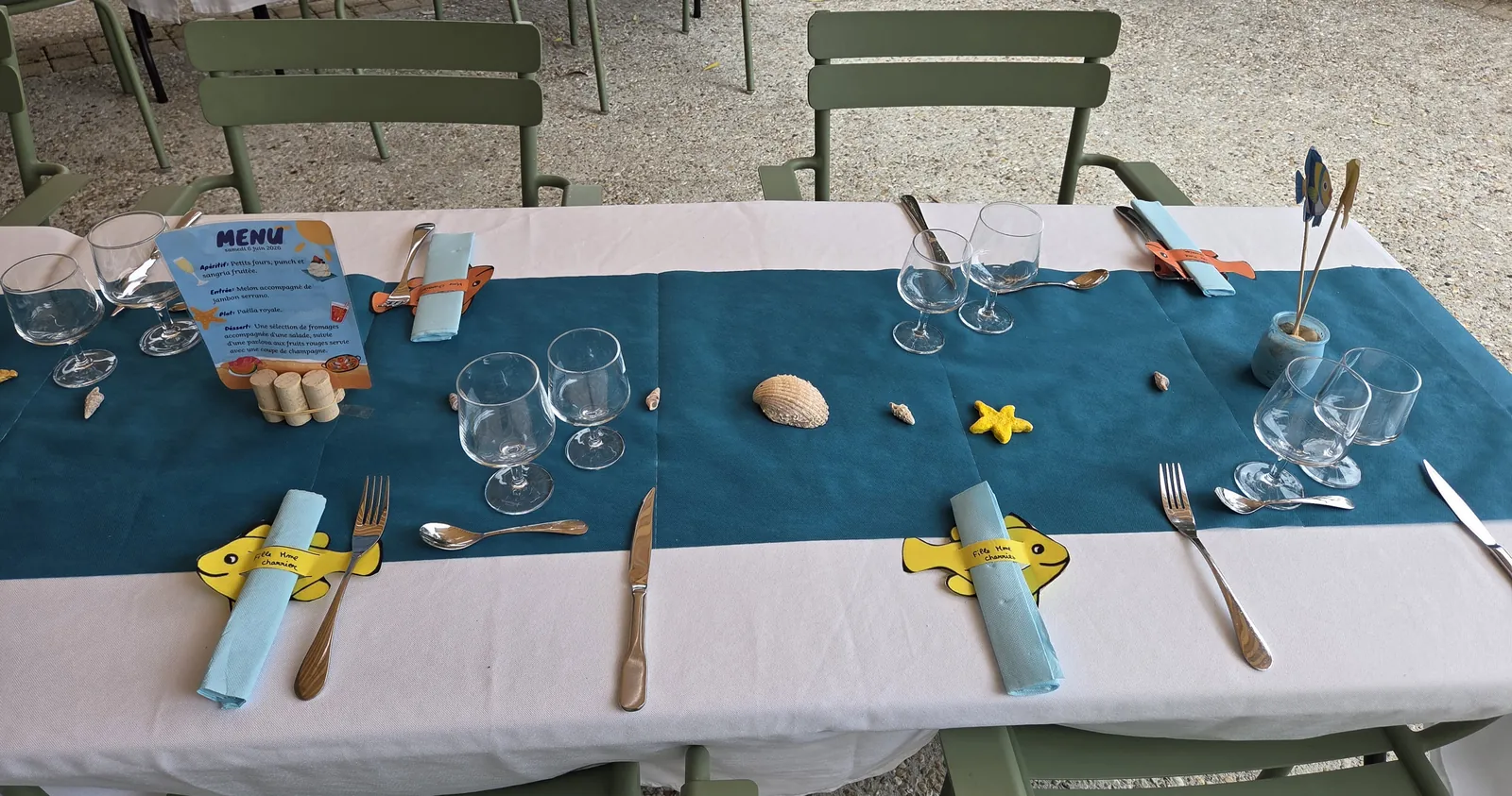 Une table aux couleurs de l’Océan et cap sur un repas aux Saveurs Marines
