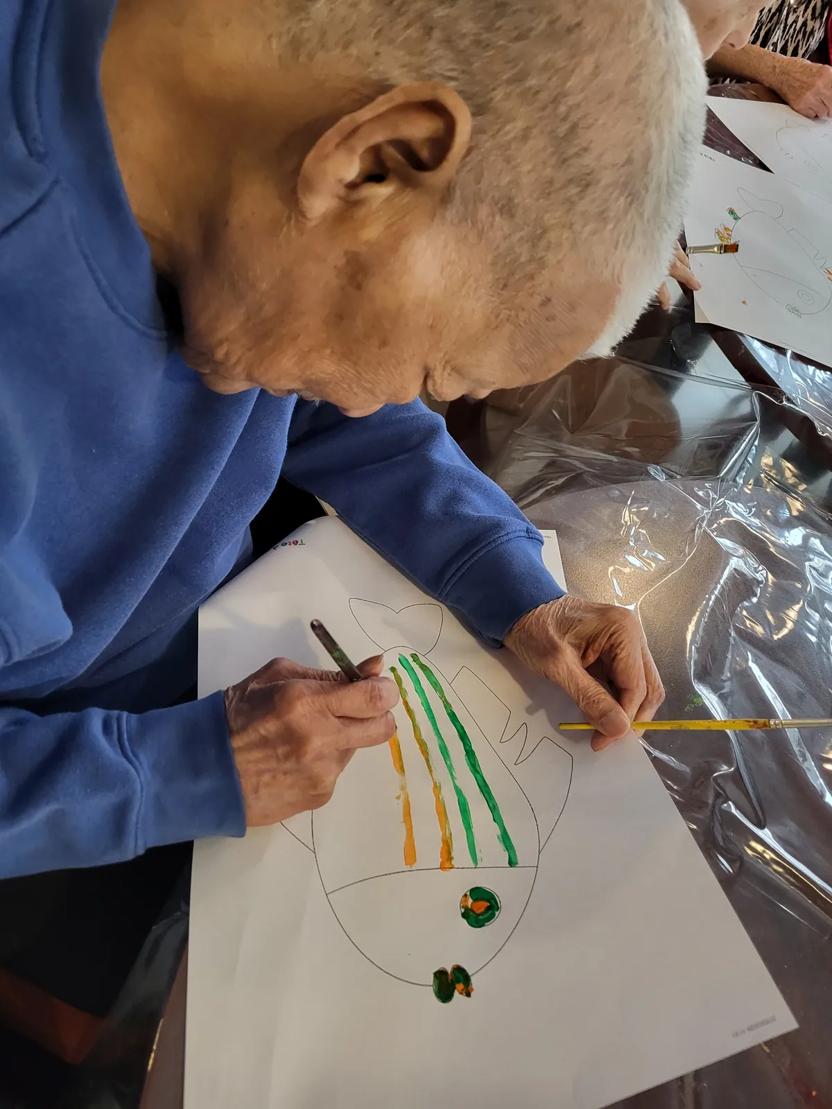 Atelier créatif poison d'avril A la résidence les Adrets 