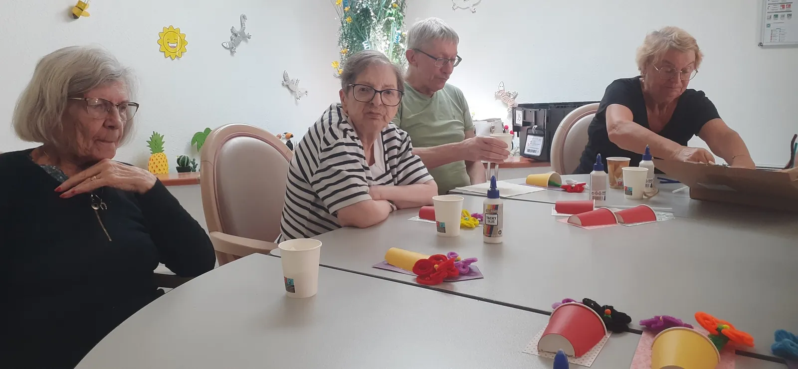 Activité créative: Des fleurs en fils chenille