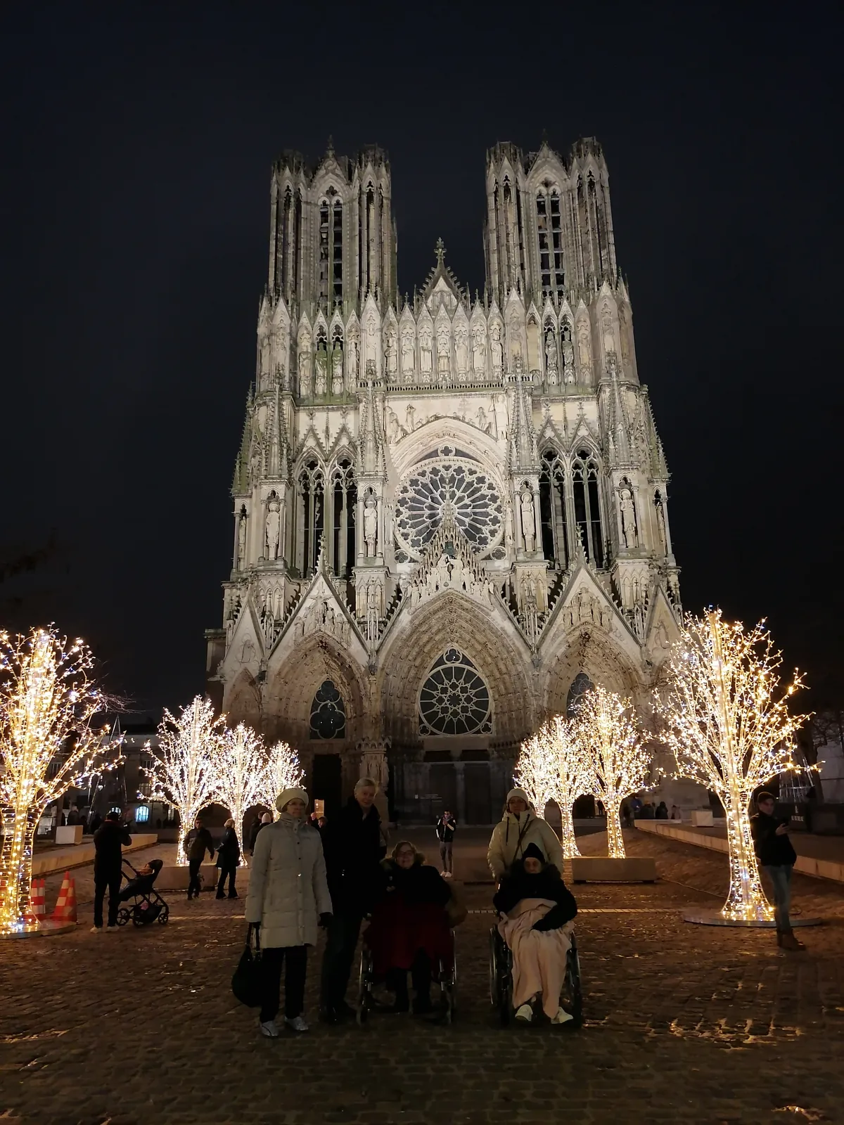 Les Tourterelles d’Esbly au Marché de Noël de Reims.