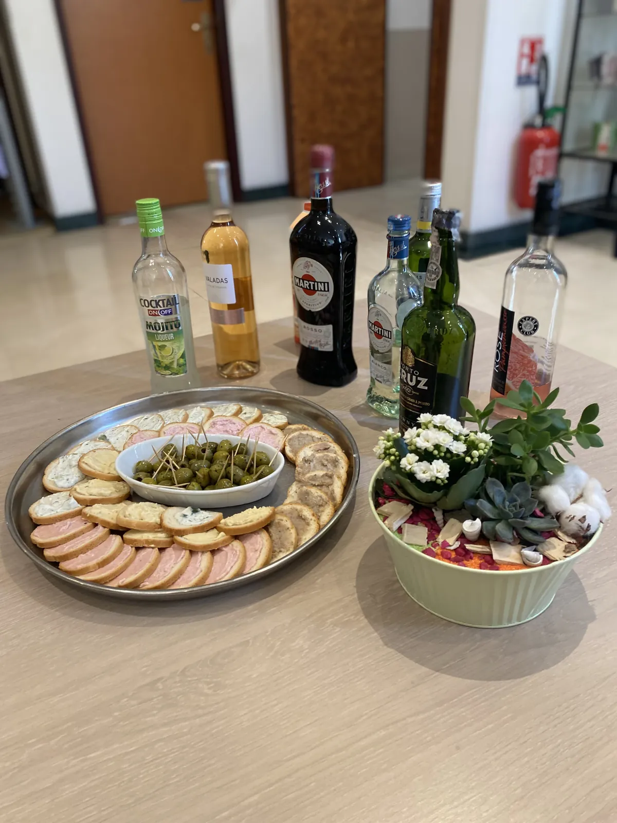 UN APÉRITIF POUR FÊTER L ARRIVER DE L’ÉTÉ !