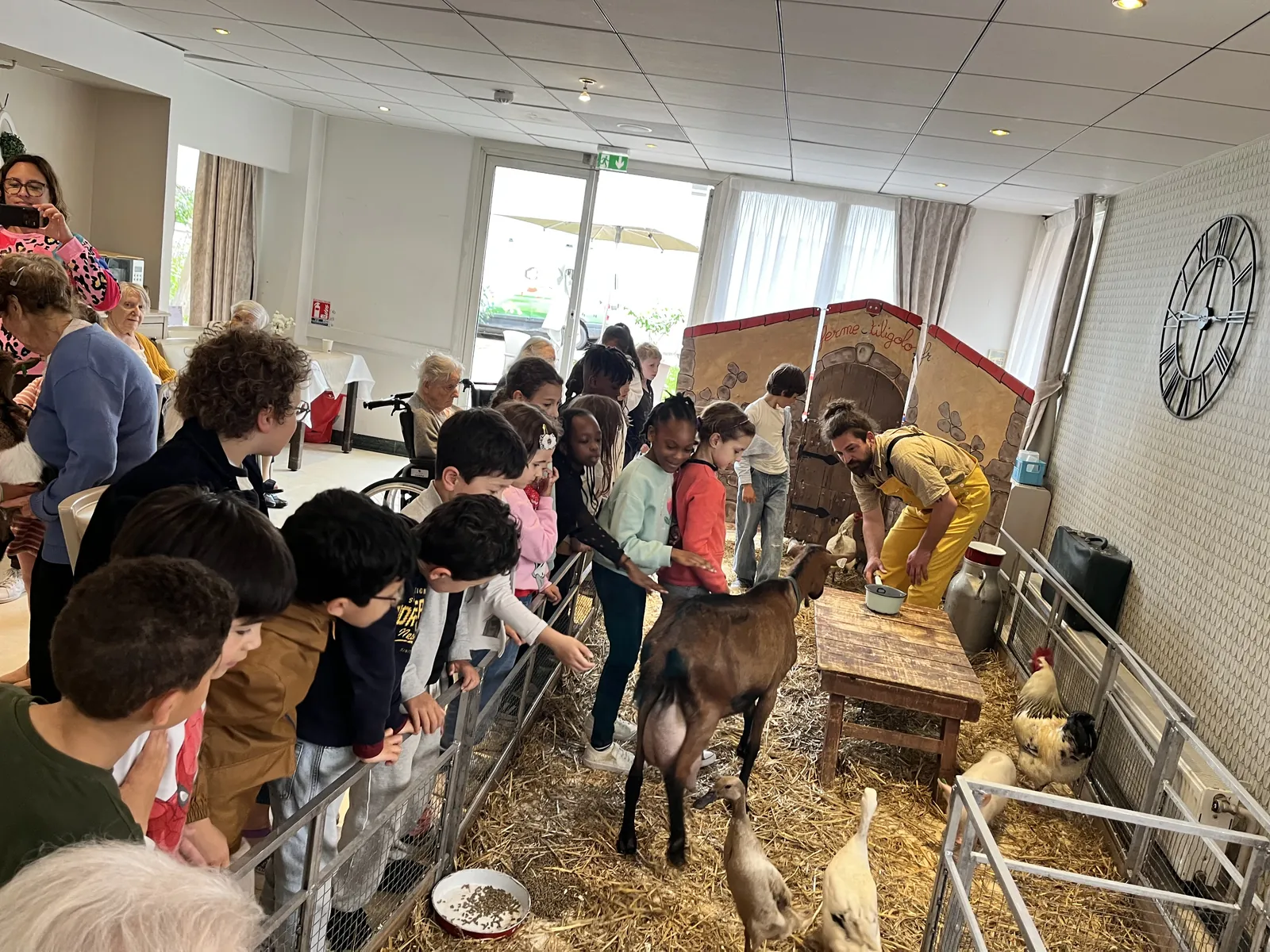 Une rencontre intergénérationnelle pleine de douceur avec la ferme Tiligolo 